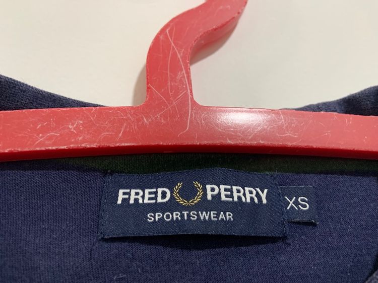 เสื้อยืด Fred Perry แท้ 💯 size S ขนาด อก 19 ยาว 27 นิ้ว สภาพดีมาก ดีเทลสวย เนื้อผ้านิ่มมาก หายากน่าสะสมครับ รูปที่ 3