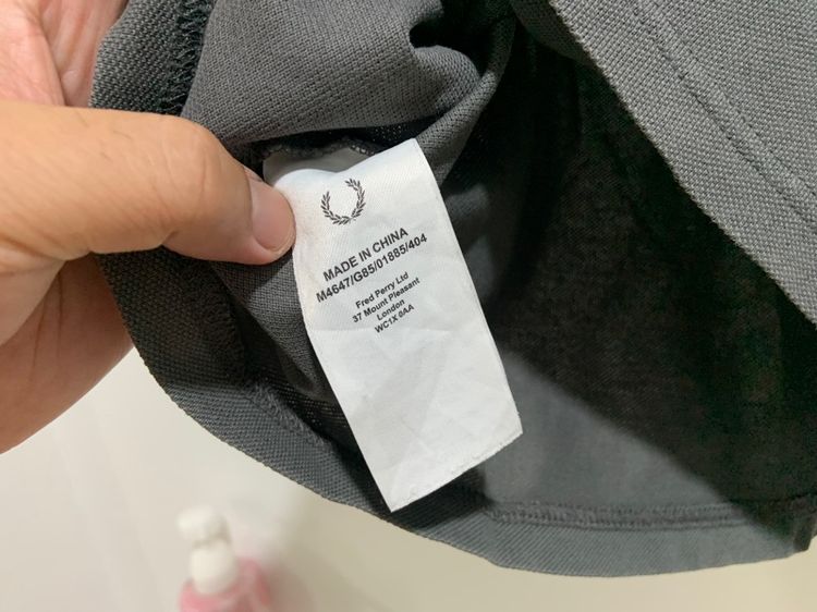 เสื้อยืด Fred Perry แท้ 💯 size S ขนาด อก 19.5 ยาว 27 นิ้ว สภาพดี ดีเทลสวย เนื้อผ้าดีมากนิ่มใส่สบาย หายากน่าสะสมครับ รูปที่ 4