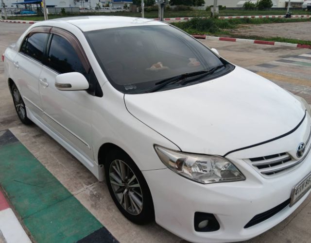 รถ Toyota Altis 1.8 E สี ขาว