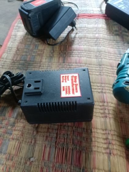 หม้อแปลงไฟสยามนีออน (Siamneon) รุ่น F-200 ชนิด Step Down