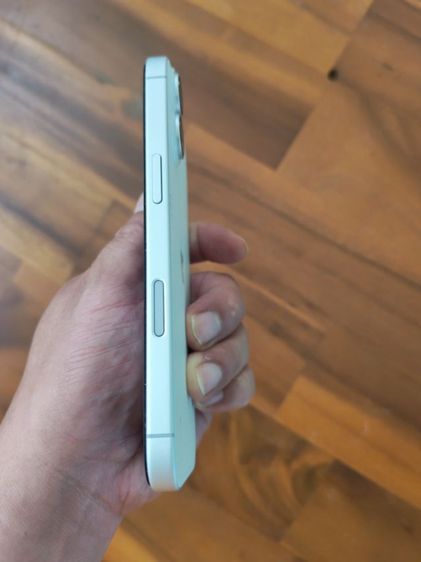 ขาย i phone 17 เครื่อง 1 เดือนกว่า แบต 100 ครบกล่องสีขาว