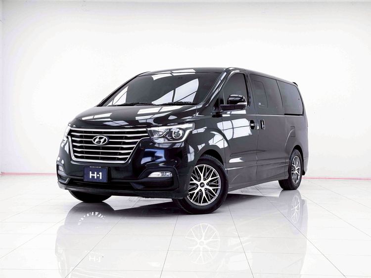 รถ Hyundai Grand Starex 2.5 VIP สี ดำ