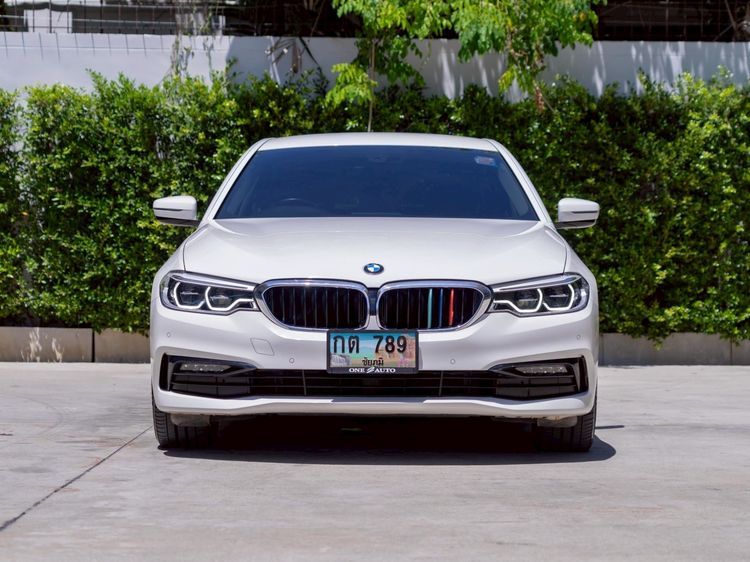 BMW Series 5 2021 530e Sedan ปลั๊กอินไฮบริด (PHEV) ไม่ติดแก๊ส เกียร์อัตโนมัติ ขาว รูปที่ 2