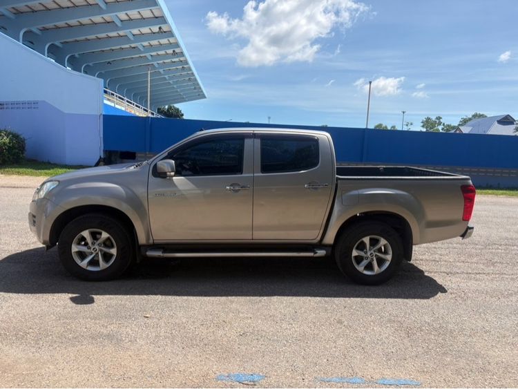 รถ Isuzu D-MAX 2.5 Hi-Lander สี บรอนซ์ทอง