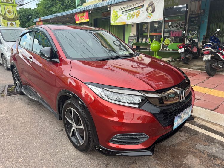 รถ Honda HR-V 1.8 RS สี แดง