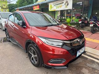 Honda HR-V 1.8Rs 2018 ขายโดยผู้ใช้เอง ไม่เคยเกิดอุบัตืเหตุหนัก แค่โฉบเฉี่ยวเล็กน้อย เลขไมล์ไม่เกิน 15k พรบ.ภาษี + ประกันชั้น 1 เข้าศูนย์ตลอด