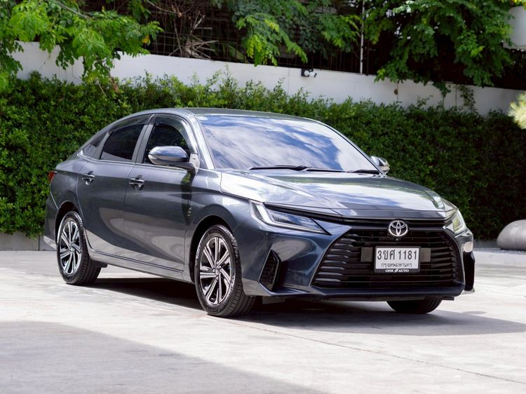 Toyota Yaris ATIV 2023 1.2 Premium Sedan เบนซิน ไม่ติดแก๊ส เกียร์อัตโนมัติ เทา