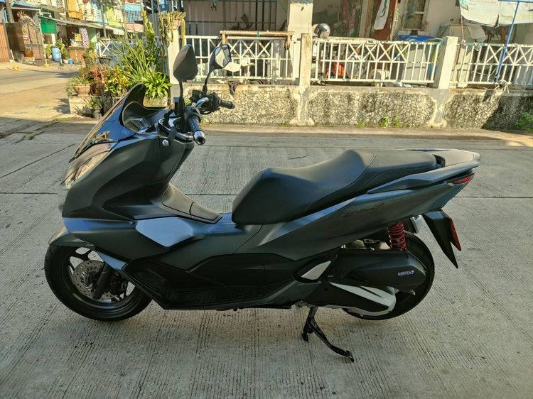 🛵ยังไงก็ขาย PCX 160 ปี 65 เครื่องดี สีสวย สตาร์ทมือ กุญแจรีโมท เล่มชุดโอนครบ+เปลี่ยนถ่ายน้ำมันเครื่องฟรี ส่งฟรี30 ก.ม รูปที่ 2