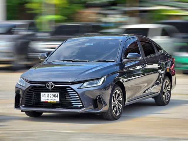รถ Toyota Yaris ATIV 1.2 Premium Luxury สี เทา