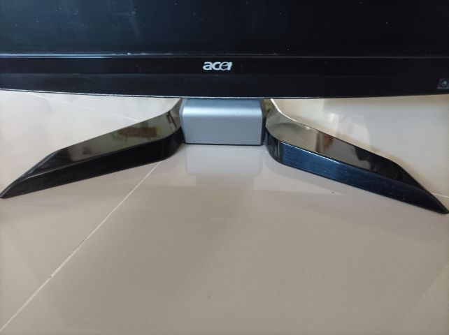 Acer Mornitor 24 นิ้ว 1920 x 1080 Full HDMI อุปกรณ์ครบ พร้อมใช้งาน