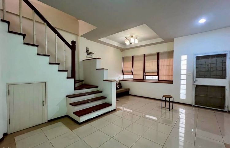 อื่นๆ มีบางส่วน สร้างเสร็จก่อน 2010 📢🏡 ขายบ้าน 3 ชั้น หลังใหญ่ หมู่บ้านสวนนนท์วิลล์ ราชพฤกษ์–ท่าอิฐ ใกล้ MRT บางรักน้อยท่าอิฐ ✨️ รูปที่ 3