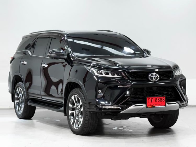 รถ Toyota Fortuner 2.4 LEGENDER 2WD AT สี ดำ