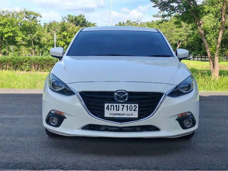 Mazda Mazda3 2015 2.0 S Sports Utility-car เบนซิน ไม่ติดแก๊ส เกียร์อัตโนมัติ ขาว
