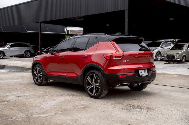 Volvo XC40 2019 2.0 T5 R-Design 4WD Sedan เบนซิน แดง รูปที่ 4