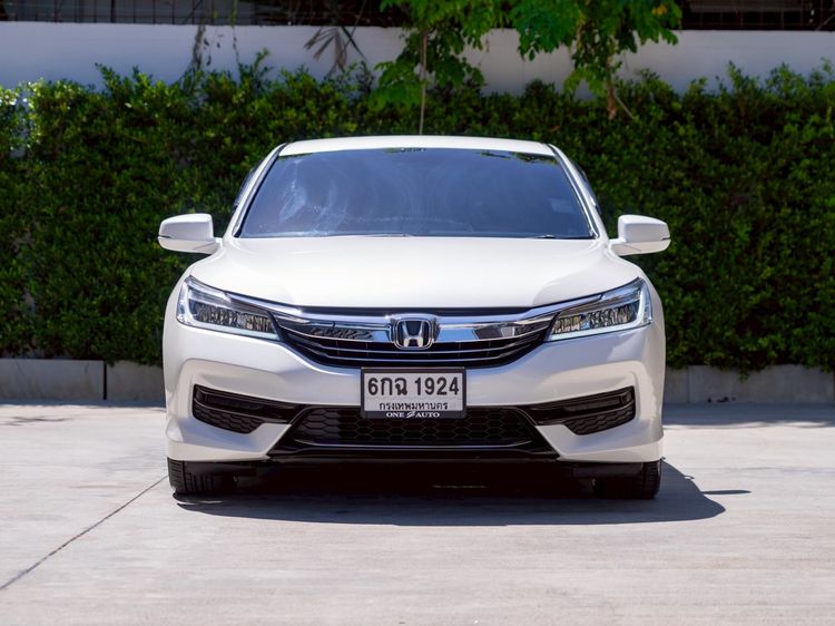 Honda Accord 2017 2.0 E Sedan เบนซิน ไม่ติดแก๊ส เกียร์อัตโนมัติ ขาว รูปที่ 2