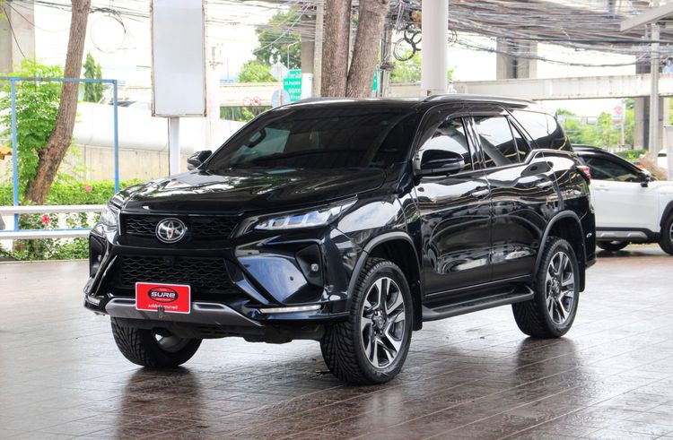 รถ Toyota Fortuner 2.8 LEGENDER 2WD AT สี ดำ
