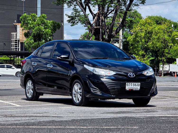 Toyota Yaris ATIV 2017 1.2 E Sedan เบนซิน ไม่ติดแก๊ส เกียร์อัตโนมัติ ดำ รูปที่ 3
