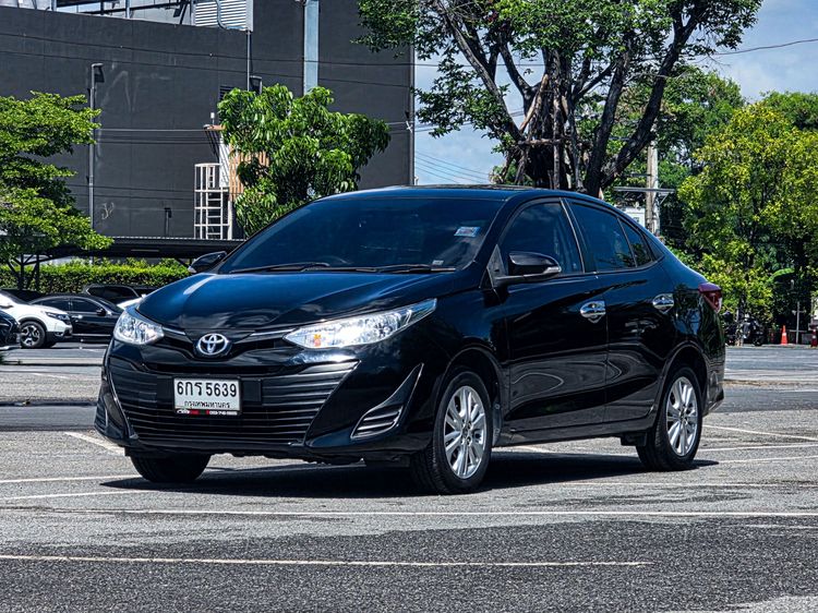 รถ Toyota Yaris ATIV 1.2 E สี ดำ