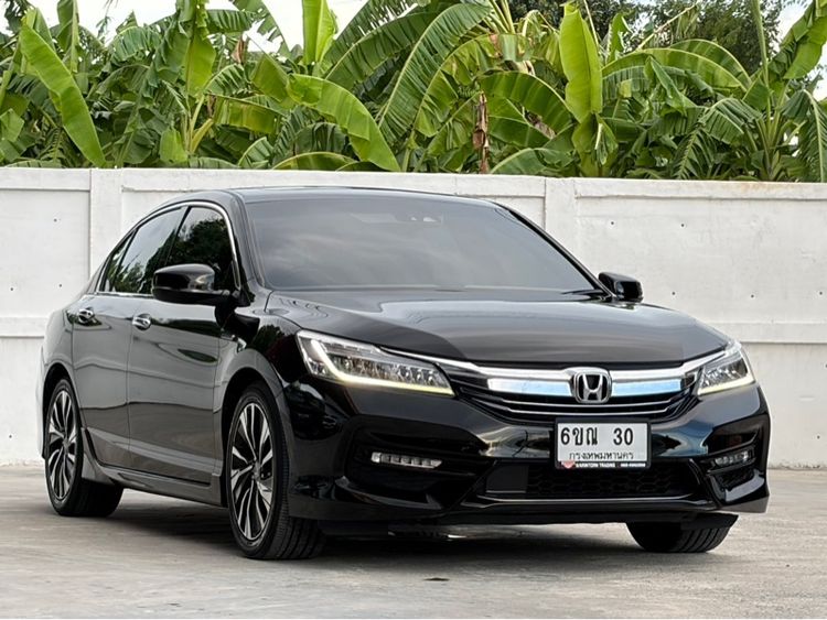 รถ Honda Accord 2.0 Hybrid Tech สี ดำ