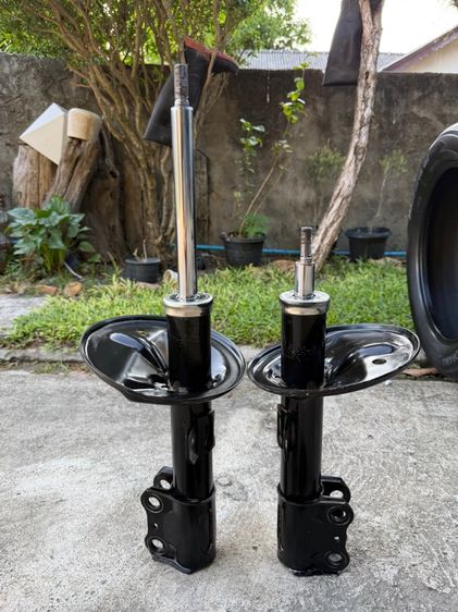 โช๊คCamry acv40  คู่หน้า มีเบ๊าโช๊คแท้ติดรถ