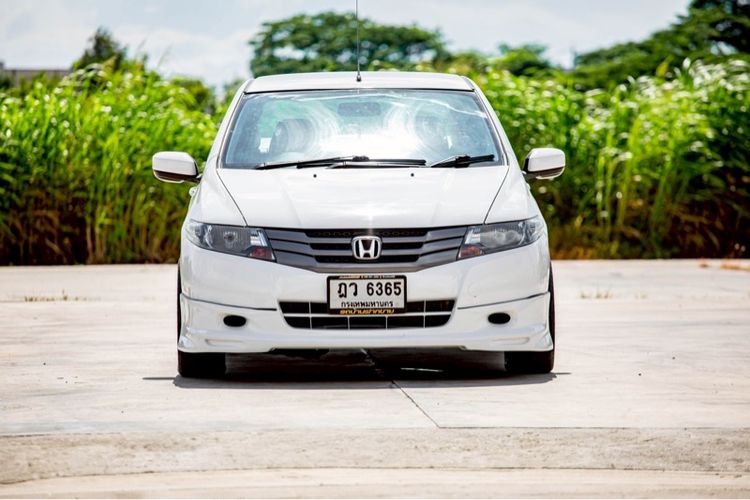 รถ Honda City 1.5 V สี ขาว