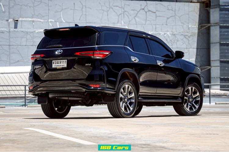 Toyota Fortuner 2023 2.4 Leader V 4WD Utility-car ดีเซล ไม่ติดแก๊ส เกียร์อัตโนมัติ ดำ รูปที่ 4