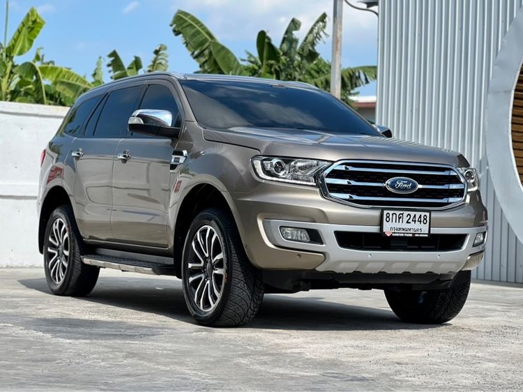 รถ Ford Everest 2.0 Bi-Turbo Titanium+ 4WD สี น้ำตาล