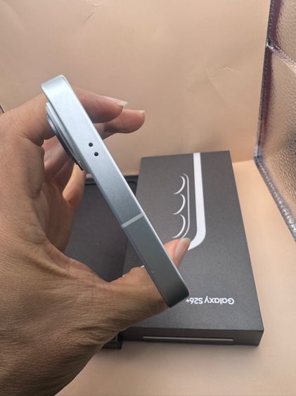 ขาย Samsung s26plus ram12 rom256g มีตำหนิที่บอดี้ที่มุม ตามรูป ไม่ล็อครายเดือน ใช้งานปกติ อุปกรณ์ครบกล่อง หมดประกัน ราคา 24900 บาท รูปที่ 6