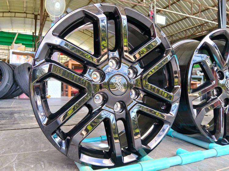 แม็กฟอร์ดป้ายแดง ขอบ17 กว้าง7.5 et55 ใส่ ranger everest