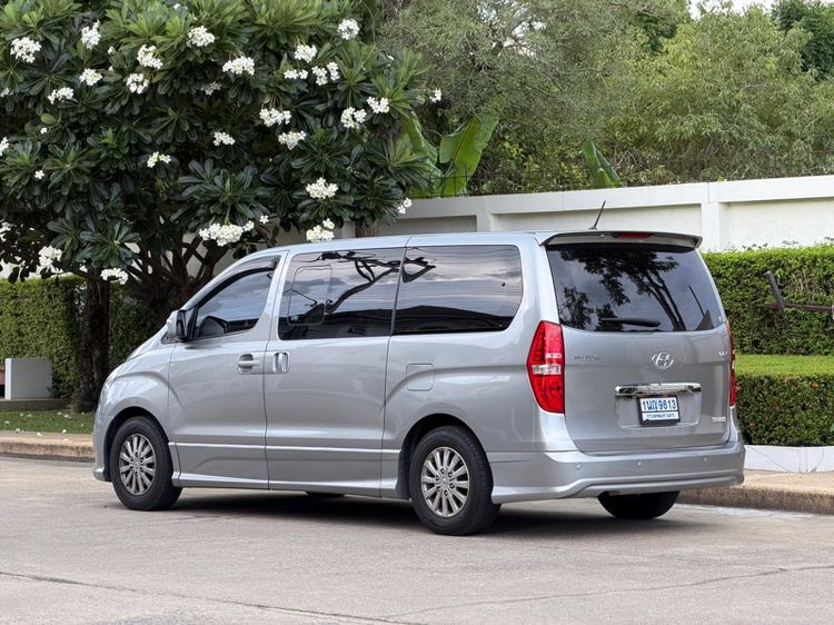 Hyundai H-1  2018 2.5 Deluxe Van ดีเซล ไม่ติดแก๊ส เกียร์อัตโนมัติ บรอนซ์เงิน รูปที่ 4