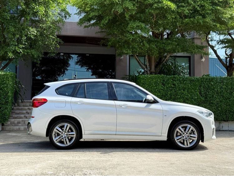 BMW X1 2020 2.0 sDrive20d M Sport Utility-car ดีเซล ไม่ติดแก๊ส เกียร์อัตโนมัติ ขาว รูปที่ 2
