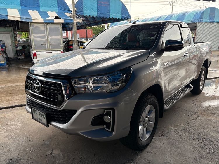 รถ Toyota Hilux Revo 2.4 E Prerunner สี บรอนซ์เงิน
