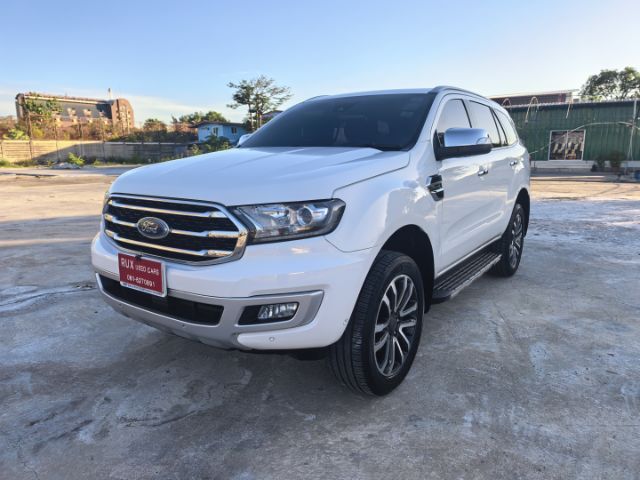 รถ Ford Everest 2.0 Titanium Plus 4WD สี ขาว