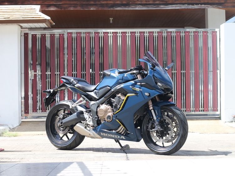 CBR650 2018 Honda CBR 650R สวยใสเริ่มต้นฟรีดาวน์