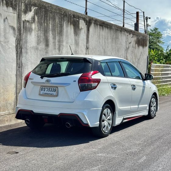 Toyota Yaris 2017 1.2 E Sedan เบนซิน ไม่ติดแก๊ส เกียร์อัตโนมัติ ขาว รูปที่ 2