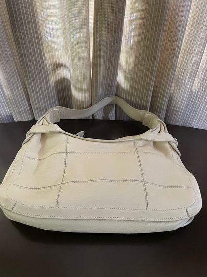 Ferragamo half moon handbag รูปที่ 4