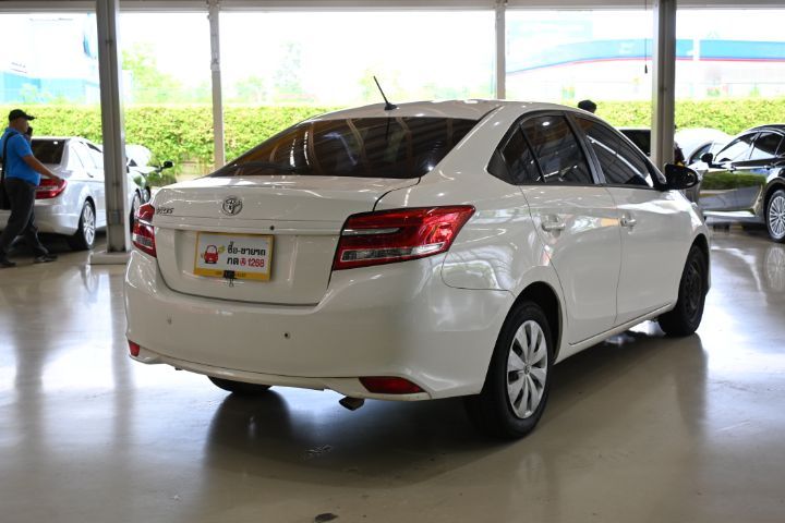 Toyota Vios 2017 1.5 J Sedan เบนซิน ไม่ติดแก๊ส เกียร์อัตโนมัติ ขาว รูปที่ 4