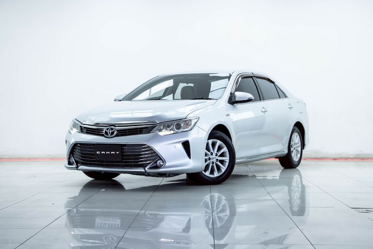 รถ Toyota Camry 2.0 G สี เทา