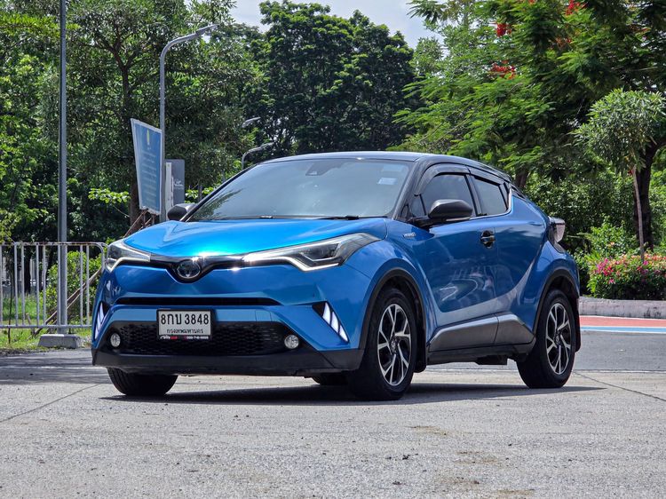 รถ Toyota C-HR 1.8 Hybrid Hi สี ฟ้า