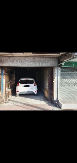 อาคารพาณิชย์  2 ชั้น สะพานใหม่ ถ.พหลโยธิน ใกล้ตลาดยิ่งเจริญ อยู่แนวรถไฟฟ้าสายสีเขียว