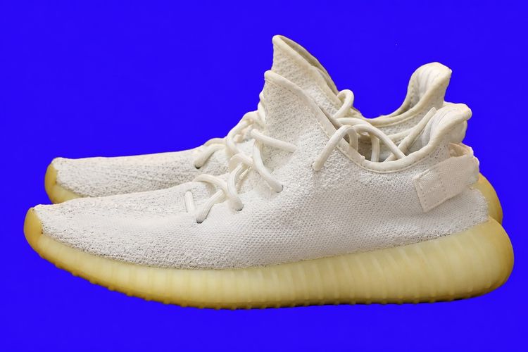 Adidas Yeezy Boost 350 V2 Low Cream White"หรือ Triple White