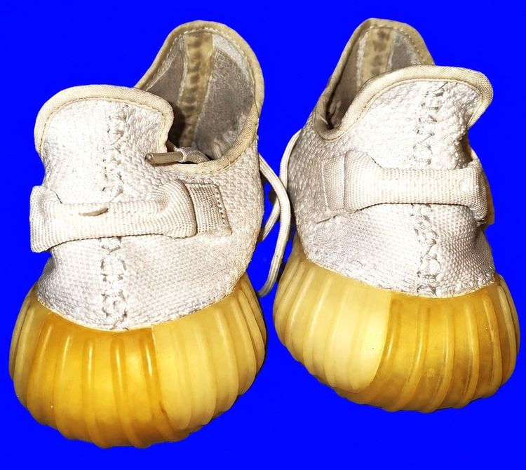 Adidas Yeezy Boost 350 V2 Low Cream White"หรือ Triple White รูปที่ 9