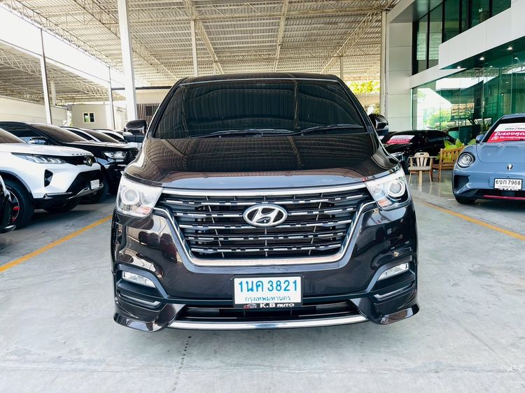 Hyundai H-1  2021 2.5 Deluxe Van ดีเซล ไม่ติดแก๊ส เกียร์อัตโนมัติ น้ำตาล รูปที่ 3