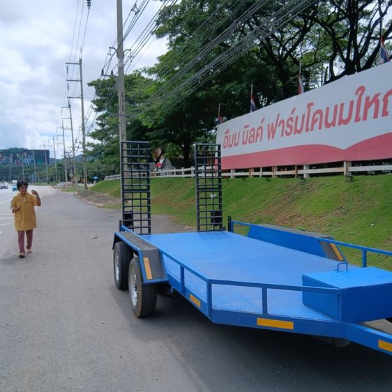 รถลากพ่วงขนย้ายรถแบล็คโฮเล็กมีแหนบไฟท้ายพิเศษ รูปที่ 4