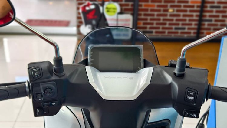 รถมอเตอร์ไซค์ไฟฟ้าฮอนด้าUC3 ใหม่ล่าสุด รูปที่ 2