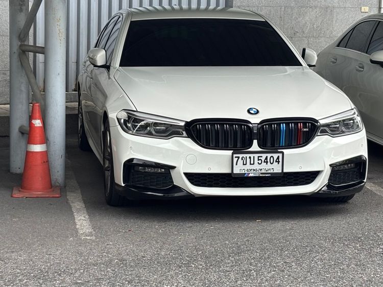 รถ BMW Series 5 520d สี ขาว