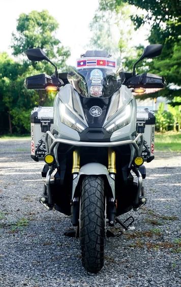 Honda x adv 750 สกูดเตอร์แอตเเวนเจอร์ ไมล์น้อยพร้อมออกทริป