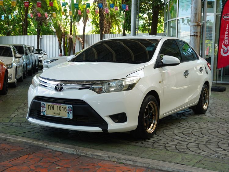 รถ Toyota Vios 1.5 E สี ขาว