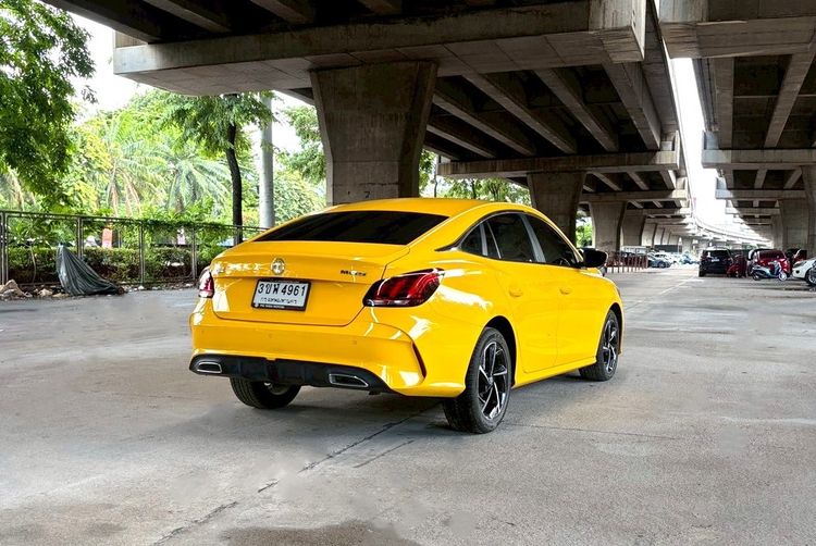 MG MG5 2023 1.5 D+ Sedan เบนซิน ไม่ติดแก๊ส เกียร์อัตโนมัติ เหลือง รูปที่ 2