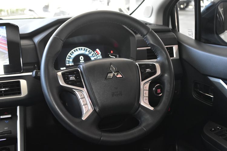 Mitsubishi Xpander 2024 1.5 Cross Utility-car เบนซิน ไม่ติดแก๊ส เกียร์อัตโนมัติ ขาว รูปที่ 4
